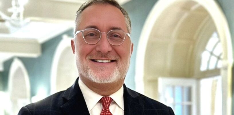 Qui est John Reid, le républicain Gay Maga que le gouverneur du GOP de Virginie veut sortir du bulletin de vote à l'échelle de l'État?