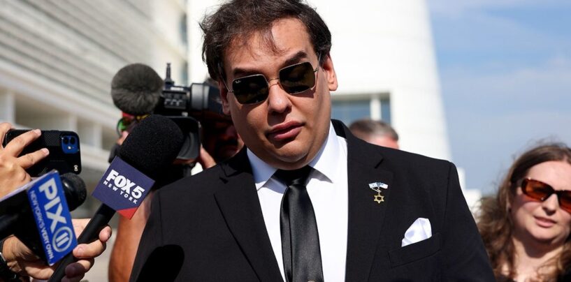 Le lance-flammes en ligne George Santos demande au juge d'ignorer ses messages tout en envisageant sa peine de prison