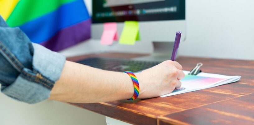 La façon sournoise un enseignant de l'Utah a montré un soutien aux étudiants LGBTQ + malgré les lois sectaires