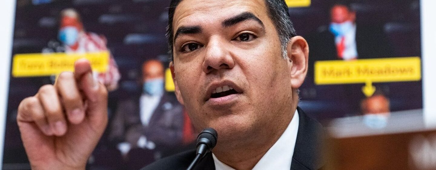 La star de la montée gay démocrate Robert Garcia Eyes House Oversight Committee Comité Rôle du comité