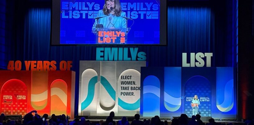 Sarah McBride Skewers «  Up Shipshow '' de GOP au Gala de la liste Emilys Honorant 40 ans d'élections femmes