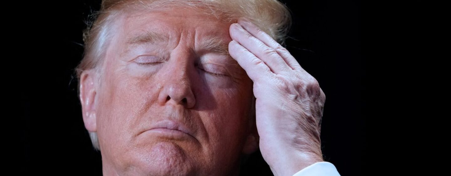 Trump s'endort au travail … encore une fois et Internet se moque impitoyablement