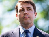 Le candidat du Sénat gay Chris Pappas: le gouvernement ne devrait pas limiter les soins de santé des personnes trans