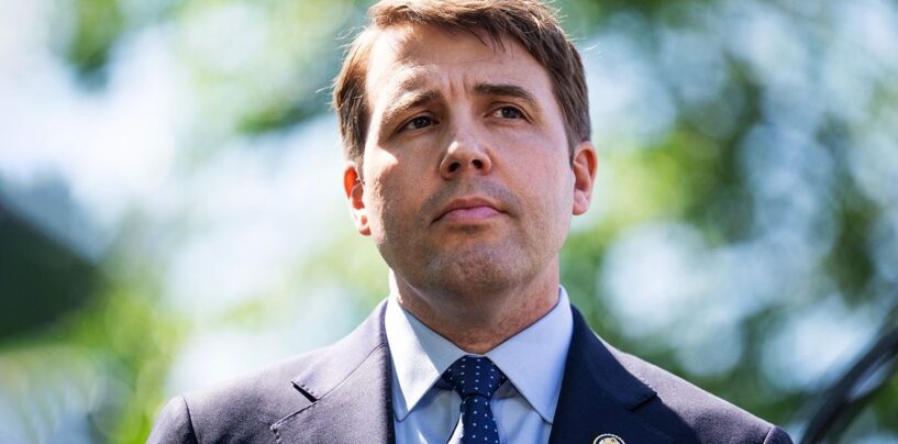 Le candidat du Sénat gay Chris Pappas: le gouvernement ne devrait pas limiter les soins de santé des personnes trans