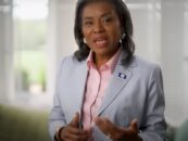 Le candidat républicain de Virginie pour le gouverneur s'adresse aux diplômés dans des écoles extrêmement anti-LGBTQ +