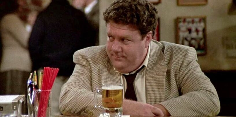 Quand la norme de George Wendt nous a appris que les stéréotypes gays sont la vraie blague dans l'un des épisodes les plus séminaux les plus fondamentaux