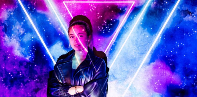 Une nouvelle étude montre que les gens LGBTQ + aiment l'astrologie plus que les hétéros, ces experts expliquent pourquoi