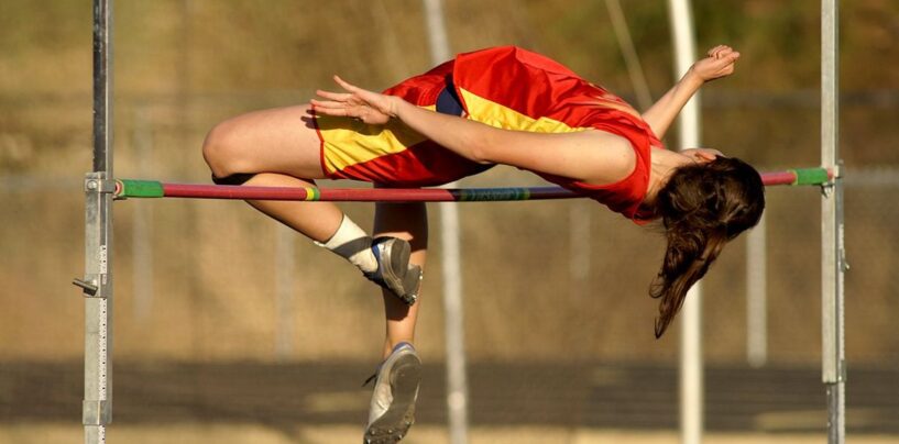 Trump a fait pression sur Gavin Newsom contre Trans Teen Athlete. Puis la Californie a changé ses règles de championnat sur piste