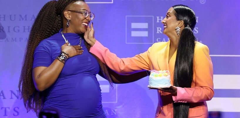 Le président du CHRC, Kelley Robinson, et son épouse Becky George, le deuxième enfant, le deuxième enfant