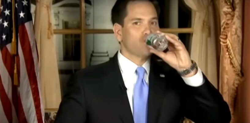 Marco Rubio a eu du mal à siroter de l'eau mais n'a plus de problèmes à boire le Kool-Aid