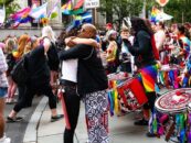 24 photos de Philly Pride 2025 qui nous rappellent pourquoi ils appellent cela la ville de l'amour fraternel