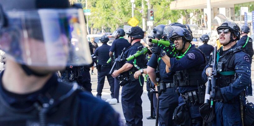 Les groupes LGBTQ + de Californie dénoncent «l'escalade dangereuse et délibérée» de Trump à LA