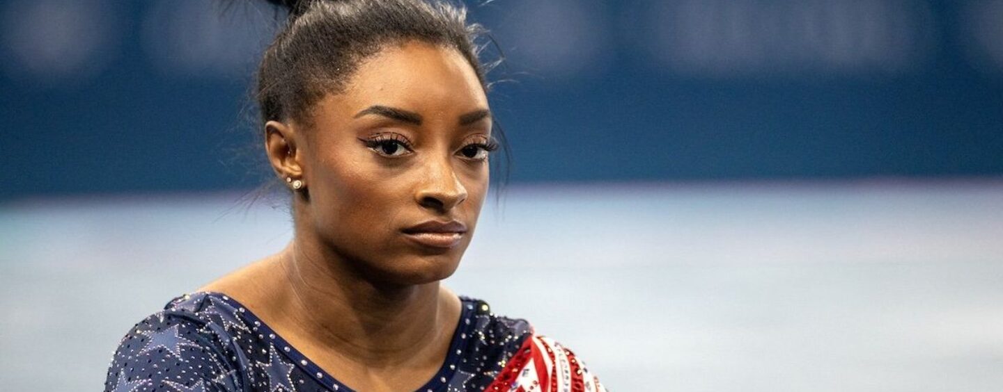 Simone Biles semble reprendre le soutien des athlètes trans et s'excuse auprès de Transphobe