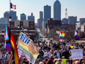 L'Iowa interdit à Medicaid de couvrir les soins affirmés par les sexes pour les adultes