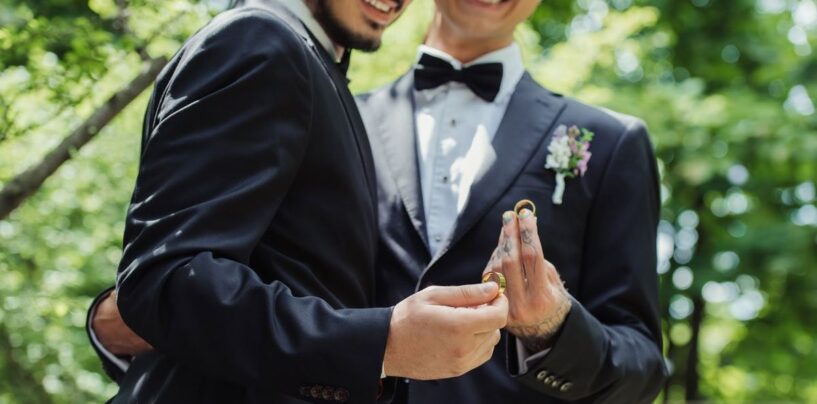 La route vers Obergefell: en repensant à une décennie d'égalité du mariage
