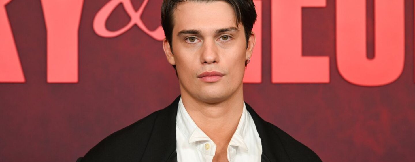 Nicholas Galitzine montre ses biceps bombés pour une transformation Hunky He-Man