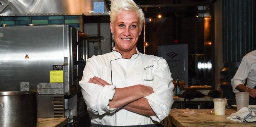 Le chef du réseau food queer Anne Burrell décède à 55 ans