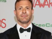Breaking: La star de l'adulte gay Austin Wolf plaide coupable à des accusations fédérales d'avoir séduit une mineure pour le sexe
