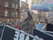 Alors que les entreprises cessent de parrainer la fierté, cette brasserie de New York donne de l'argent directement aux personnes trans