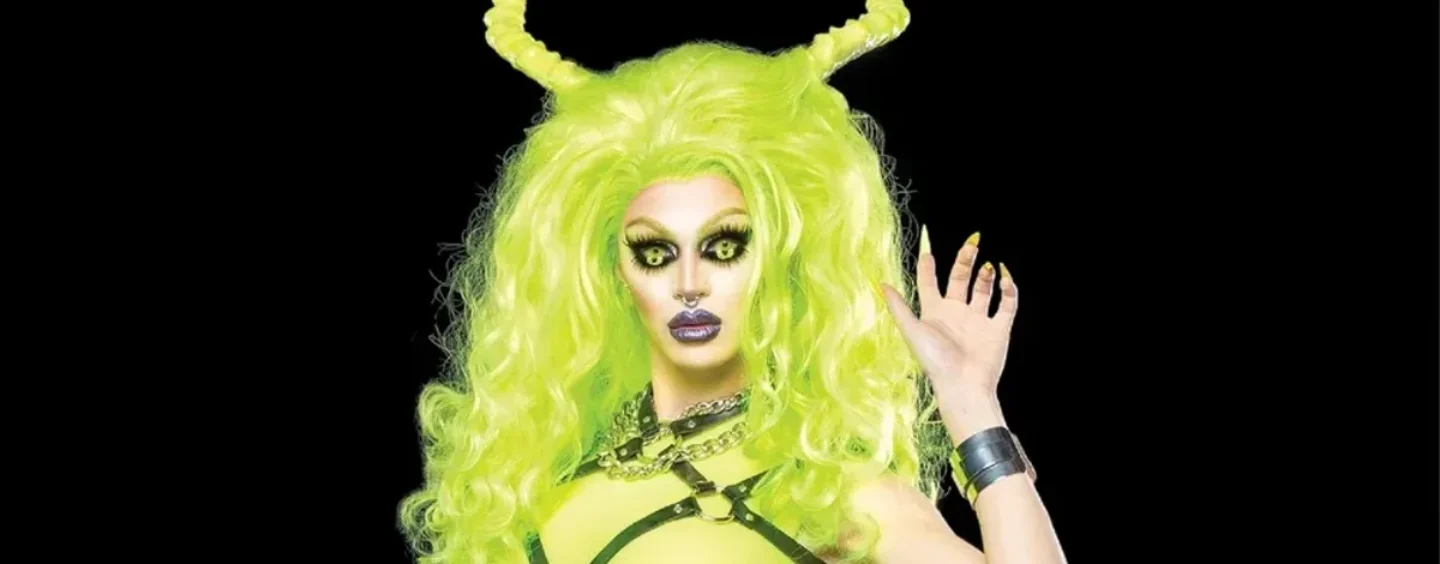 La star de 'Dragula' Dollya Black sort en tant que trans et embrasse la joie trans