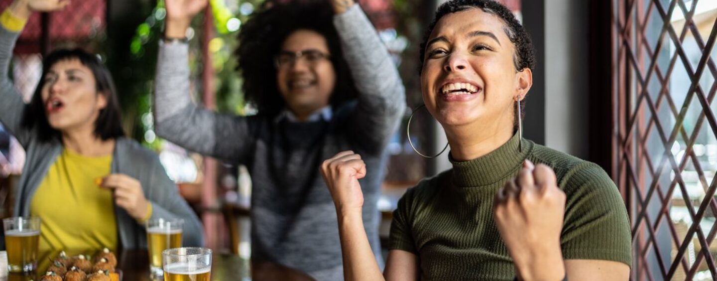 Le tout premier bar sportif féminin queer de Philadelphie qui devait être un slam dunk