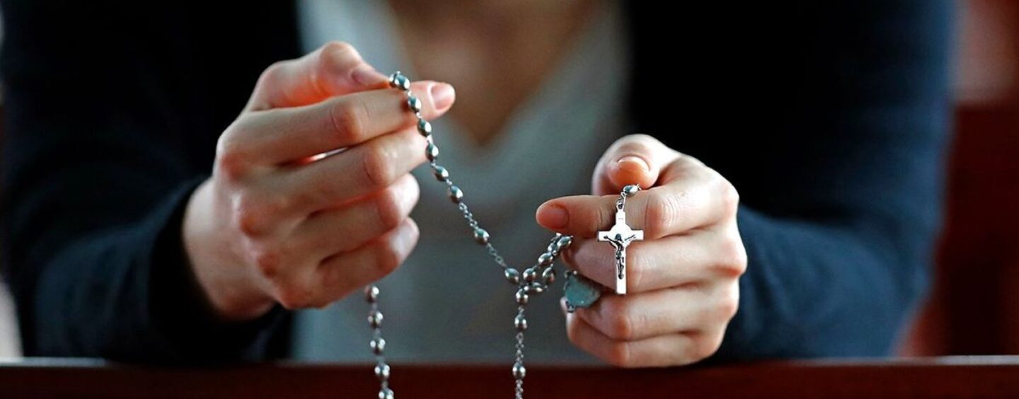 Sortir mes parents religieux était terrifiant. Je ne m'attendais pas à un miracle