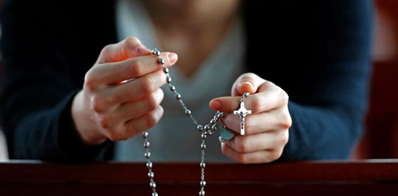 Sortir mes parents religieux était terrifiant. Je ne m'attendais pas à un miracle