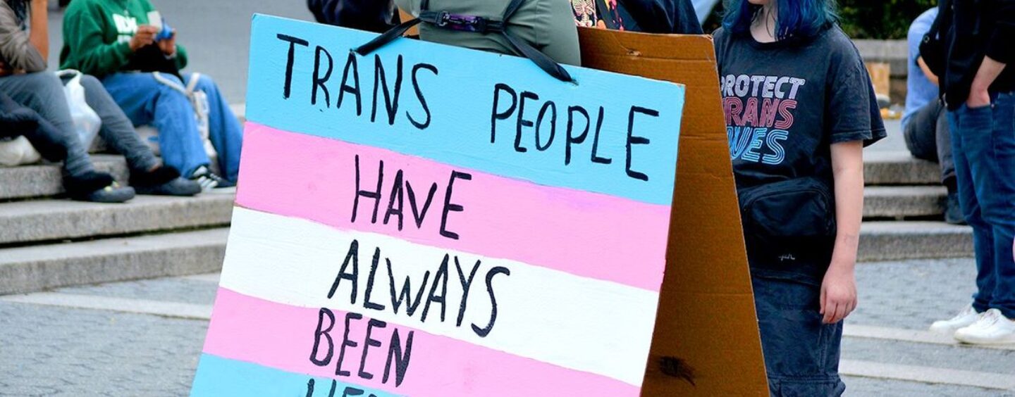 Les adultes LGBTQ + sont d'accord – les Américains n'acceptent pas les personnes transgenres
