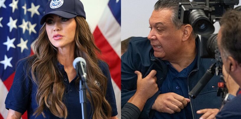 Les agents fédéraux traînent le sénateur américain de Californie de la conférence de presse de Los Angeles de Kristi Noem aux menottes