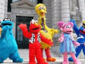Les républicains accusent PBS d'enfants «toilettage» avec Sesame Street Pride Post