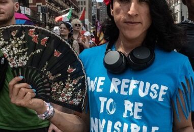 100 photos de NYC Pride Parade 2025 qui prouvent que la fierté est toujours une manifestation