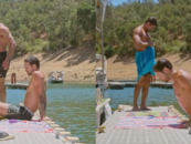 Zac & Dylan Efron vient de transformer une journée décontractée sur le lac dans le piège de la soif de l'été
