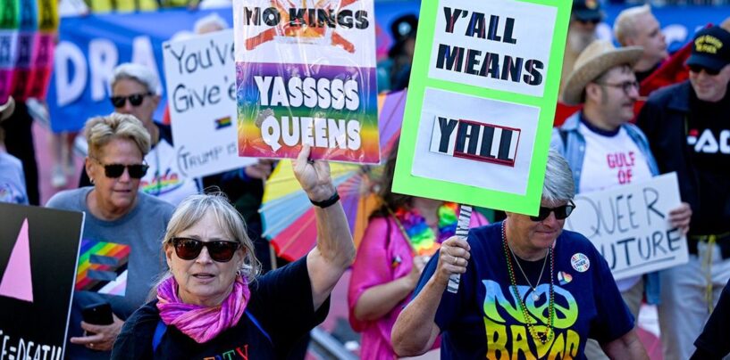 50 photos de San Francisco Pride qui prouvent que la ville est toujours un phare de joie et de résistance queer