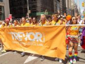 Couper le cordon sur la compassion, comment un ordre fédéral a réduit les lignes de vie à des millions de jeunes LGBTQ +