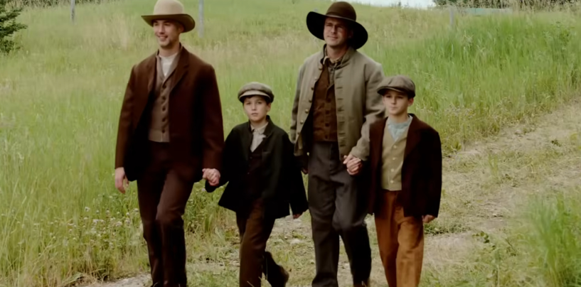 Deux papas gays rejoignent «Back to the Frontier» et Bible Twitter fonde