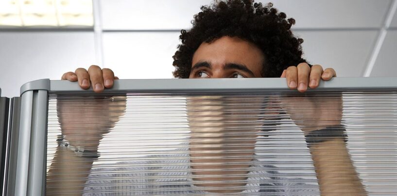 Le bureau fédéral RH établit une date limite pour la purge du gouvernement des transgenres et de l'inclusion non binaire