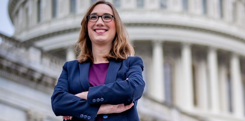 Le premier projet de loi de Sarah McBride vient d'adopter le Congrès et pas un républicain a voté contre elle