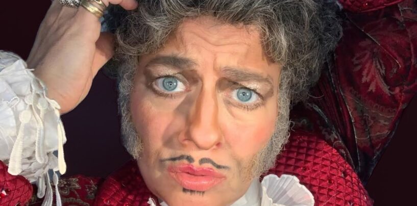 «  Le Clown du clown de Drag, le prince Big D de l'art n'est pas de rire – mais il est hilarant (exclusif)