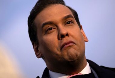 George Santos doit se présenter à la prison demain – il ne le prend pas bien