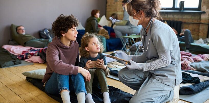 Cour bloque les restrictions anti-LGBTQ + de l'administrateur de Trump sur les subventions pour la violence domestique et les abris sans abri