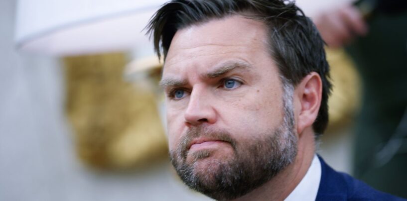 7 fois, JD Vance aurait probablement dû rester à la maison sur le canapé