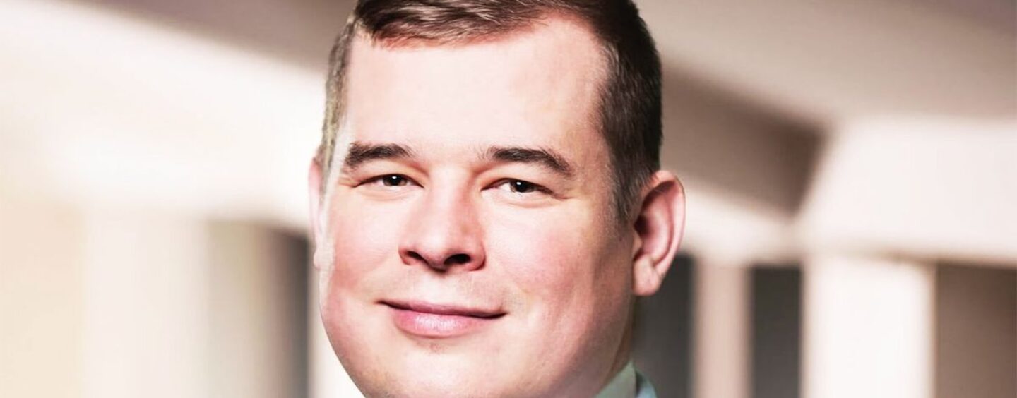Mike Howell du projet 2025 cible les cours UNC qui mentionnent la diversité et les sujets LGBTQ +