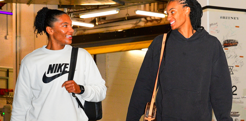 Ce couple de puissance WNBA lesbien vient d'être signé dans la même équipe et les fans applaudissent