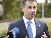 Pete Buttigieg et Charlamagne que Dieu dise que Dems ne devrait jamais « arrêter de parler de la dissimulation d'Epstein de Trump