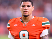 Les courtes courtes courtes de la recrue des Seahawks Elijah Arroyo ont les courtes courtes et les gays qui ont des gays en spirale