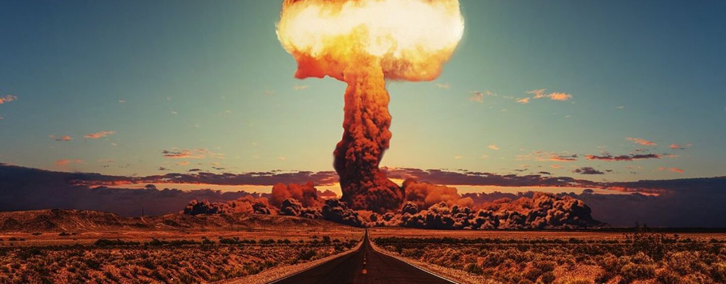 80 ans après Hiroshima, «l'intestin» de Trump est en charge des codes nucléaires, et c'est dangereux