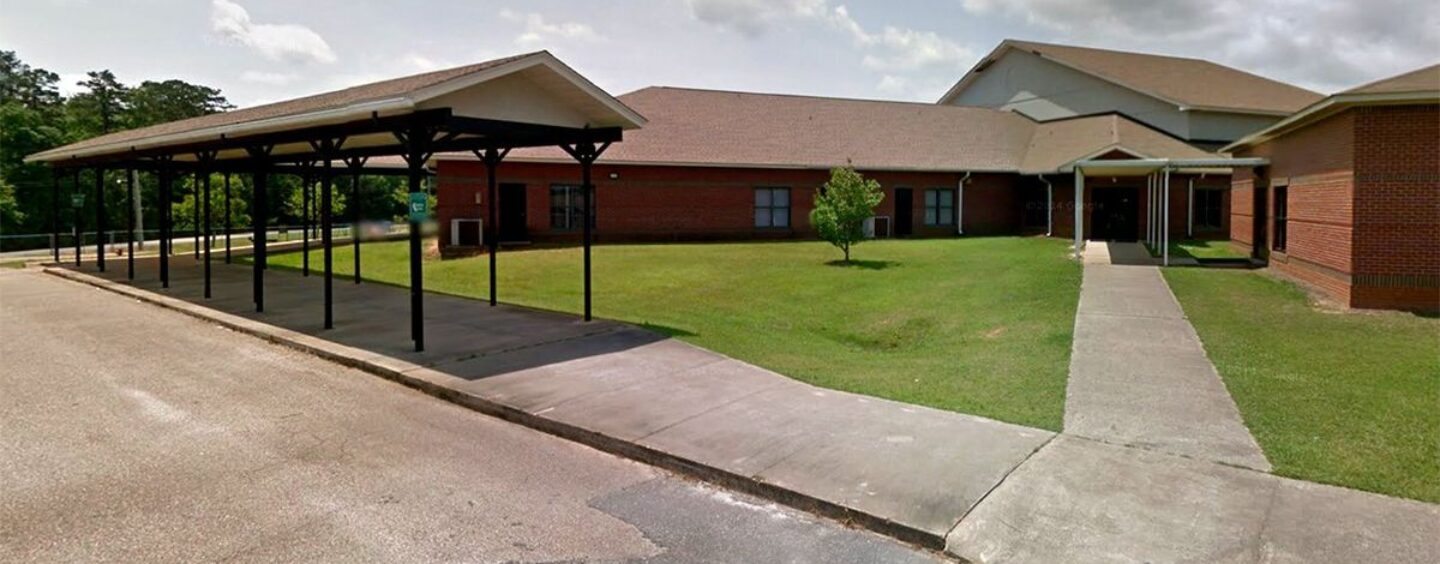 Parents d'adolescent trans intimidé décédé par le suicide Sue Alabama District scolaire