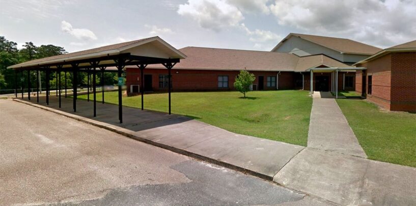 Parents d'adolescent trans intimidé décédé par le suicide Sue Alabama District scolaire