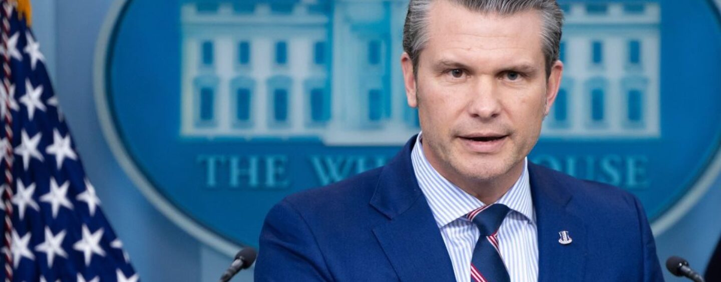 Pete Hegseth partage la vidéo du pasteur appelant à interdire le sexe gay et à interdire aux femmes de voter