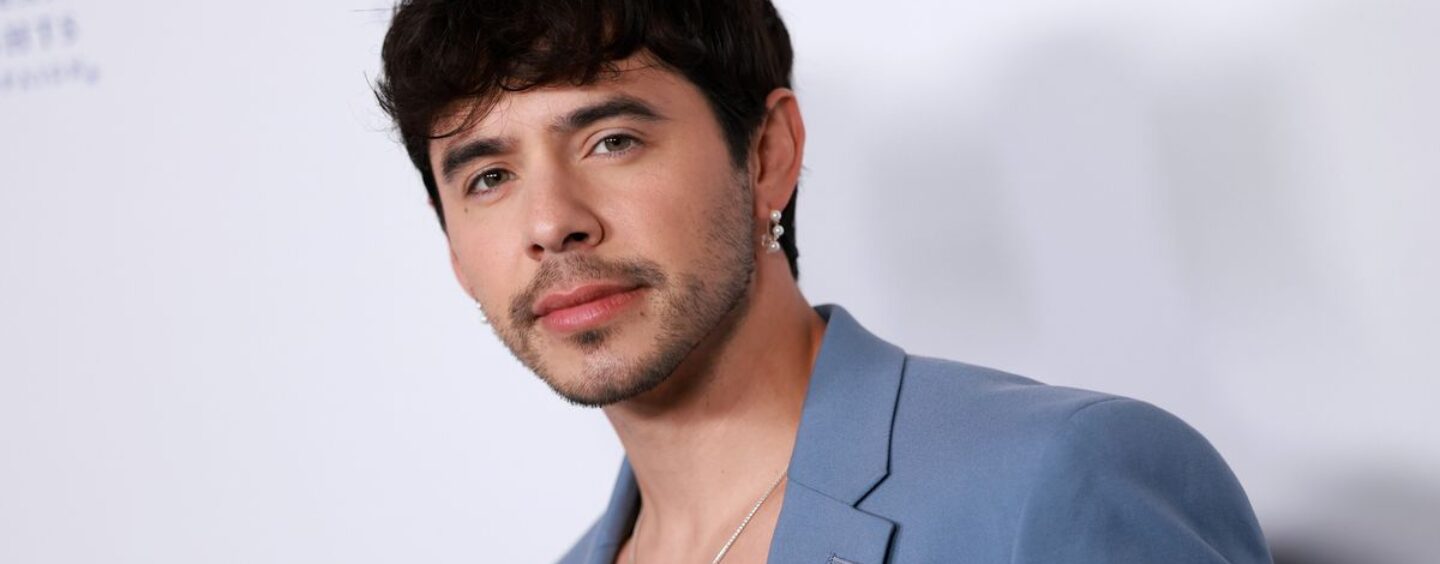 David Archuleta se déshabille et se produit torse nu aux jours du marché 2025